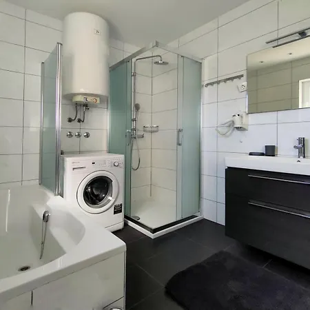 Ξενοδοχείο με διαμερίσματα Skajla