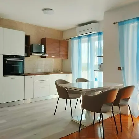 Skajla Ξενοδοχείο με διαμερίσματα 3*