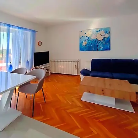 Skajla 3*